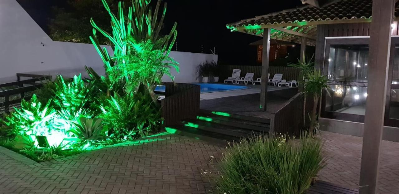 Apartamento Ilha Dos Patos Ingleses Na Beira Do Mar ฟลอเรียนอโปลิส ภายนอก รูปภาพ