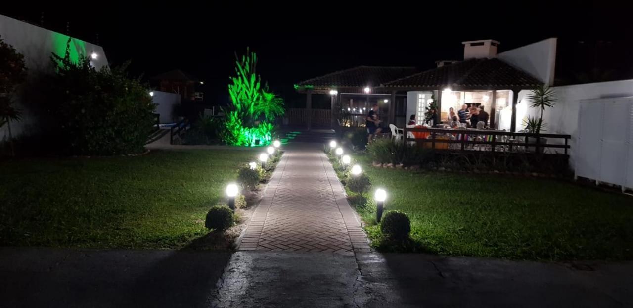 Apartamento Ilha Dos Patos Ingleses Na Beira Do Mar ฟลอเรียนอโปลิส ภายนอก รูปภาพ
