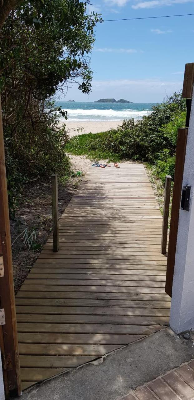 Apartamento Ilha Dos Patos Ingleses Na Beira Do Mar ฟลอเรียนอโปลิส ภายนอก รูปภาพ